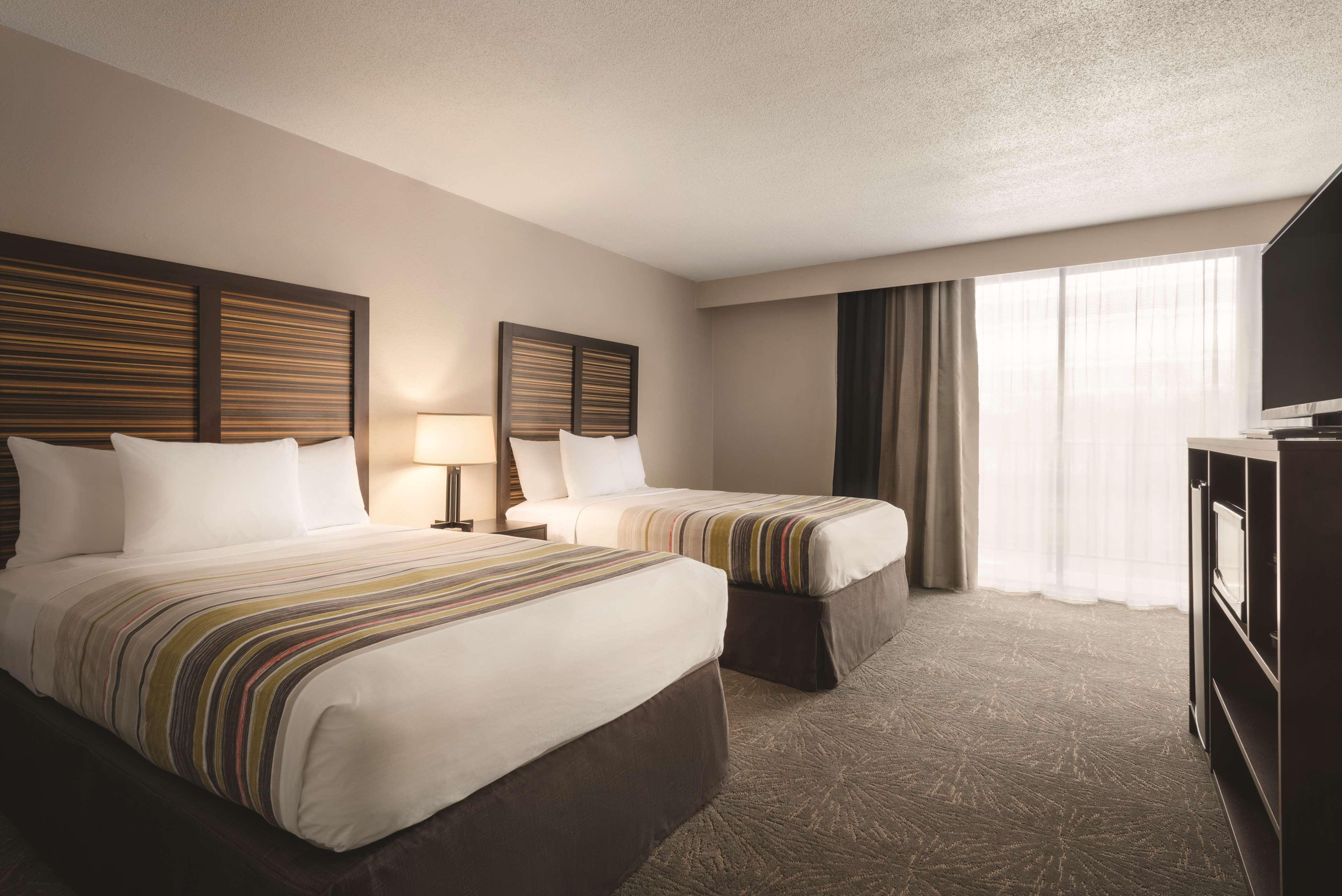 Country & By Radisson, - Cincinnati South